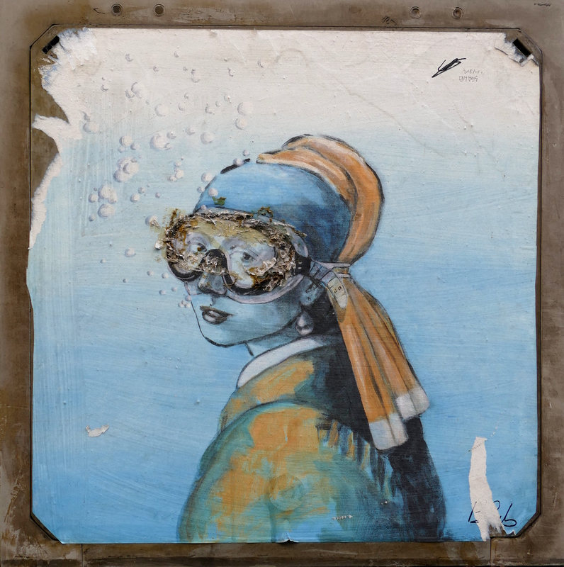 The girl with the pearl earring ... equipped with a diving mask
