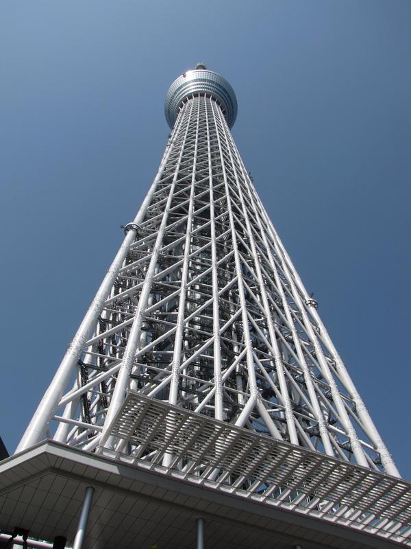 A slightly dizzying view up the very welded-metal-tubing-looking Skytree